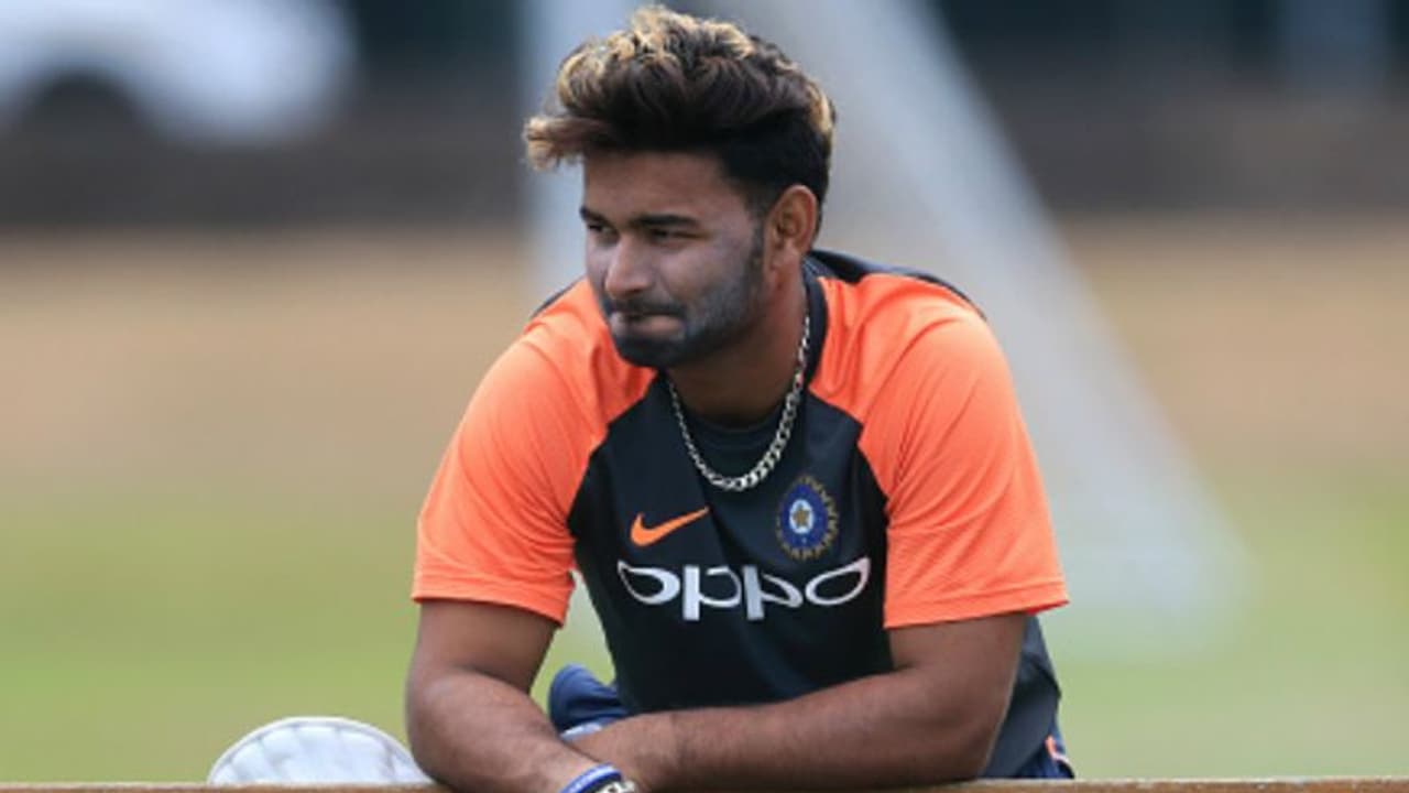 நீ தொன தொனனு பேசிகிட்டே இருந்தா இந்த லெட்சணத்துல தான் ஆடுவ.. தம்பி பேச்சை குறைச்சா பெரிய ஆளா வரலாம் நீ தொன தொனனு பேசிகிட்டே இருந்தா இந்த லெட்சணத்துல தான் ஆடுவ.. தம்பி பேச்சை குறைச்சா பெரிய ஆளா வரலாம்