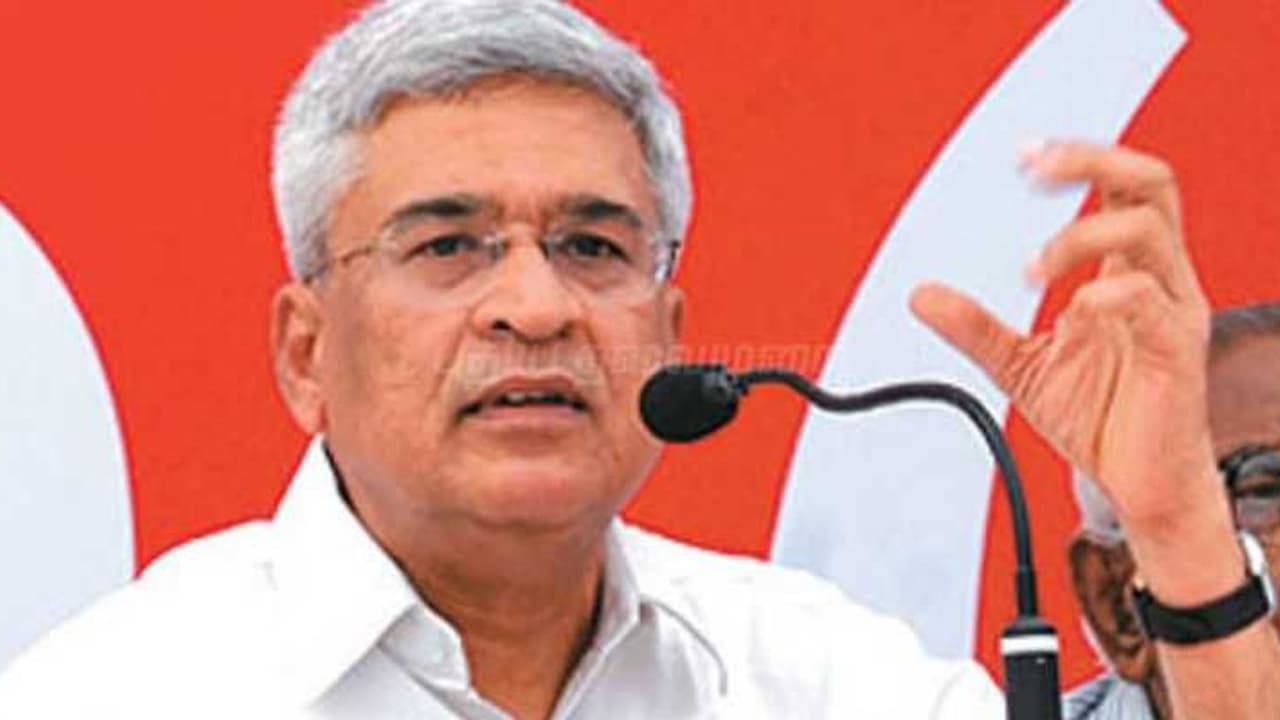 സഖ്യ സാധ്യത സംസ്ഥാനങ്ങളിലെ സാഹചര്യത്തിനനുസരിച്ച്; സിപിഎം അംഗ സഖ്യയിൽ കുറവ് വന്നിട്ടുണ്ടെന്നും പ്രകാശ് കാരാട്ട് സഖ്യ സാധ്യത സംസ്ഥാനങ്ങളിലെ സാഹചര്യത്തിനനുസരിച്ച്; സിപിഎം അംഗ സഖ്യയിൽ കുറവ് വന്നിട്ടുണ്ടെന്നും പ്രകാശ് കാരാട്ട്