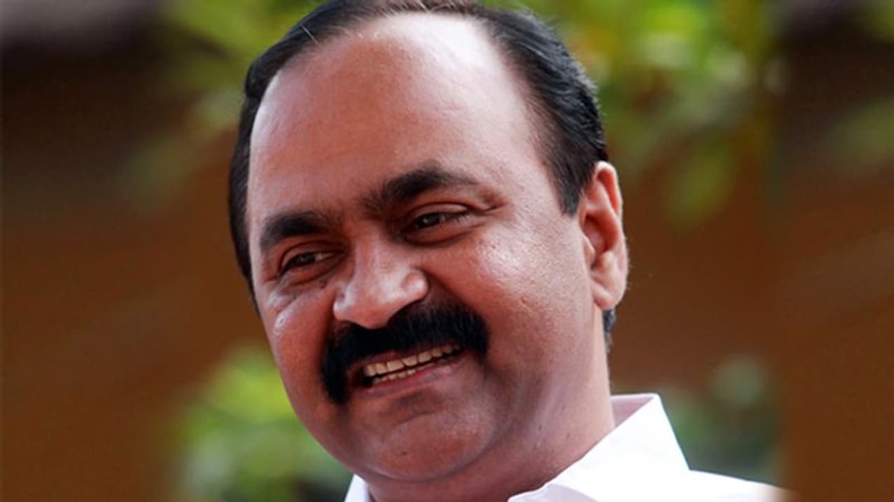 'ഞങ്ങടെ കാര്യങ്ങൾ ഞങ്ങൾ പരിഹരിച്ചോളാം, എകെജി സെൻ്ററിൽ നിന്നുള്ള മാർഗ്ഗനിർദേശം വേണ്ട': വിഡി സതീശൻ 'ഞങ്ങടെ കാര്യങ്ങൾ ഞങ്ങൾ പരിഹരിച്ചോളാം, എകെജി സെൻ്ററിൽ നിന്നുള്ള മാർഗ്ഗനിർദേശം വേണ്ട': വിഡി സതീശൻ