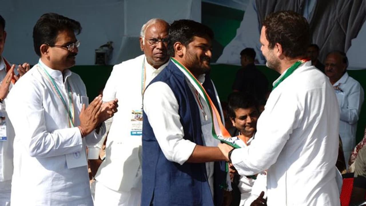 కాంగ్రెస్ వెబ్ సైట్ హ్యాక్.. హార్దిక్ సెక్స్ వీడియోలు ప్రత్యక్షం కాంగ్రెస్ వెబ్ సైట్ హ్యాక్.. హార్దిక్ సెక్స్ వీడియోలు ప్రత్యక్షం