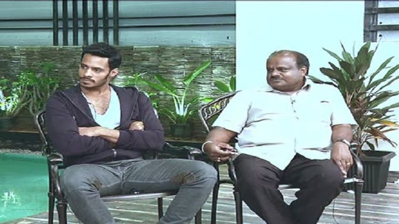 ಪುತ್ರನ ಗೆಲುವಿಗಾಗಿ ಎಚ್ಡಿಕೆ ರಣತಂತ್ರ ಪುತ್ರನ ಗೆಲುವಿಗಾಗಿ ಎಚ್ಡಿಕೆ ರಣತಂತ್ರ