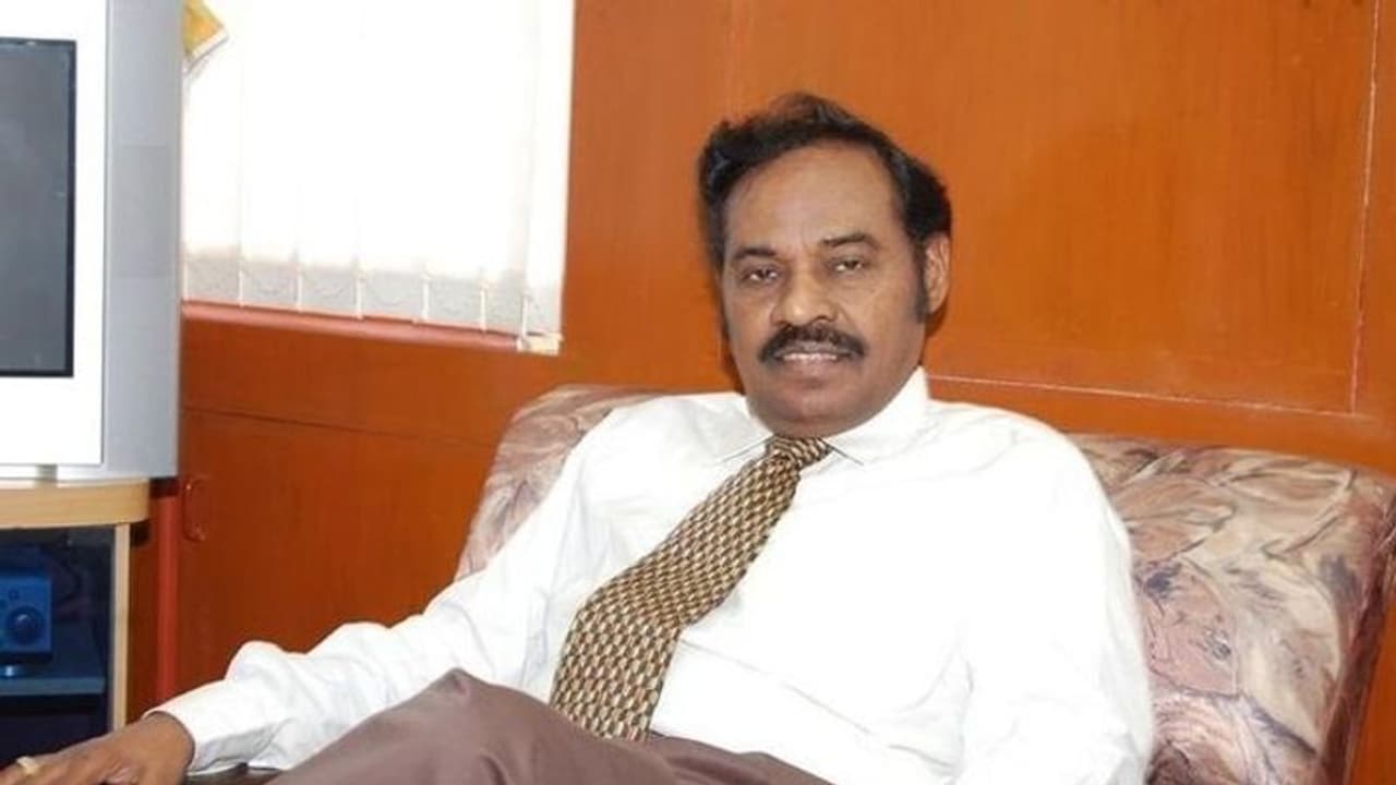 100 அரசு பள்ளிகளுக்கு எனது சொந்த செலவில் இலவசமாக லேப்டாப் தரப்போகிறேன்... பாரிவேந்தர் அதிரடி 100 அரசு பள்ளிகளுக்கு எனது சொந்த செலவில் இலவசமாக லேப்டாப் தரப்போகிறேன்... பாரிவேந்தர் அதிரடி