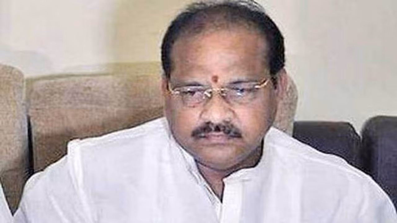 టిక్కెట్ ఇవ్వకపోయినా పర్లేదు.. అవమానించారు: తోట నర్సింహం టిక్కెట్ ఇవ్వకపోయినా పర్లేదు.. అవమానించారు: తోట నర్సింహం