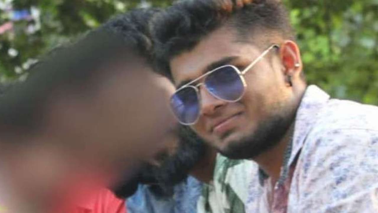 തിരുവനന്തപുരത്ത് തട്ടിക്കൊണ്ടു പോയ യുവാവിനെ കൊല്ലപ്പെട്ട നിലയില് കണ്ടെത്തി തിരുവനന്തപുരത്ത് തട്ടിക്കൊണ്ടു പോയ യുവാവിനെ കൊല്ലപ്പെട്ട നിലയില് കണ്ടെത്തി