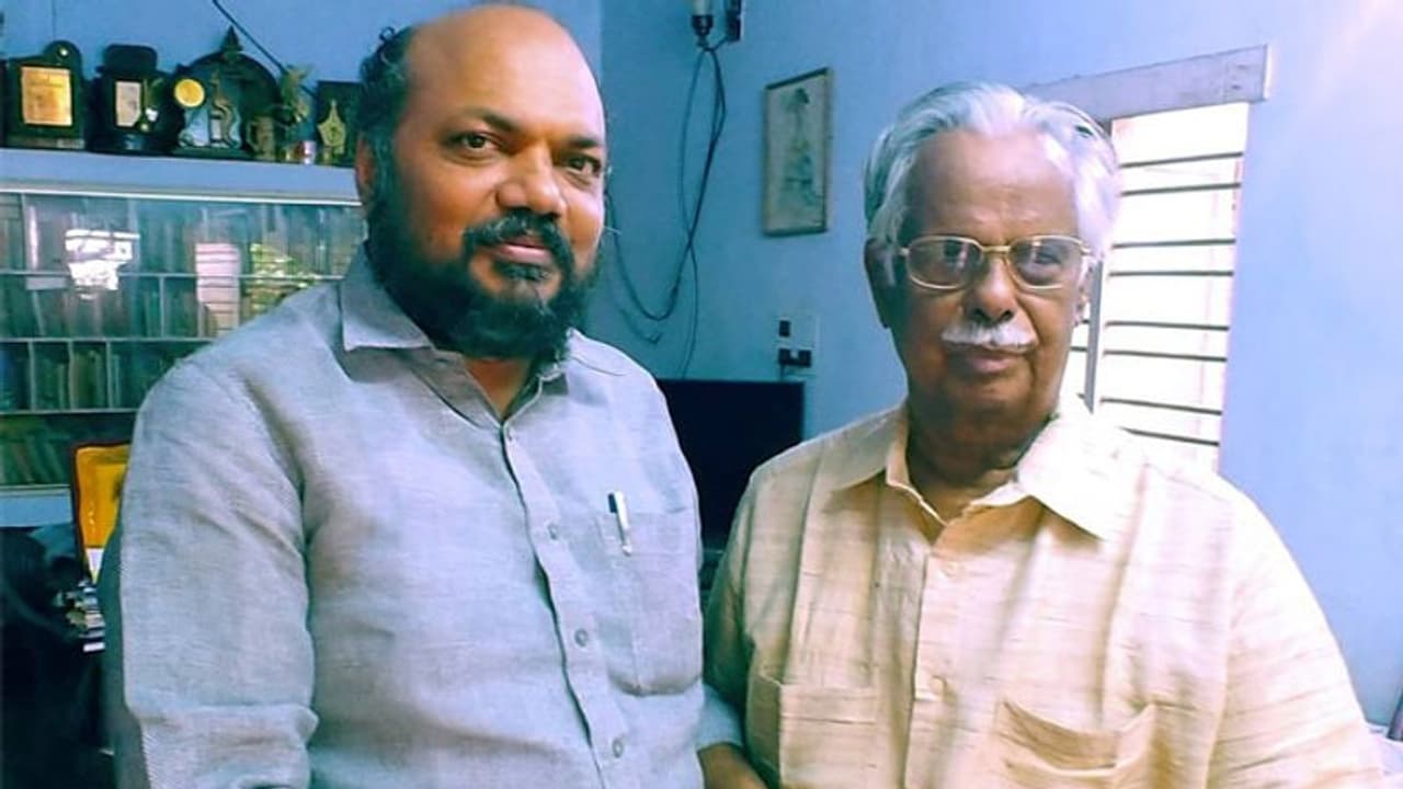 പപ്പേട്ടന് വിളിച്ചു; കെട്ടിവയ്ക്കാനുള്ള പണം എന്റേതെന്ന് സ്നേഹ പ്രഖ്യാപനം: പി രാജീവ് പപ്പേട്ടന് വിളിച്ചു; കെട്ടിവയ്ക്കാനുള്ള പണം എന്റേതെന്ന് സ്നേഹ പ്രഖ്യാപനം: പി രാജീവ്