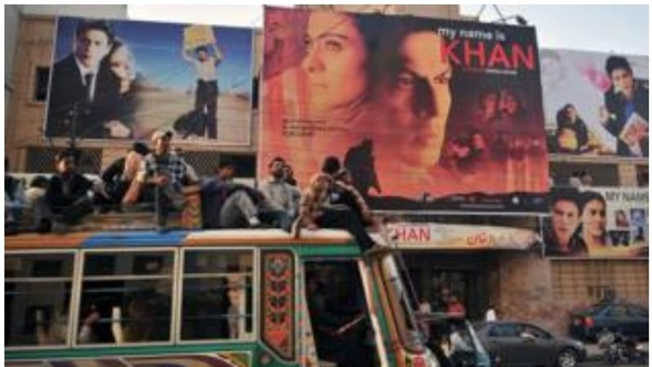 ഇന്ത്യന് സിനിമകള്ക്കേര്പ്പെടുത്തിയ വിലക്ക് പാകിസ്ഥാന് തിരിച്ചടിയാവുന്നു ഇന്ത്യന് സിനിമകള്ക്കേര്പ്പെടുത്തിയ വിലക്ക് പാകിസ്ഥാന് തിരിച്ചടിയാവുന്നു