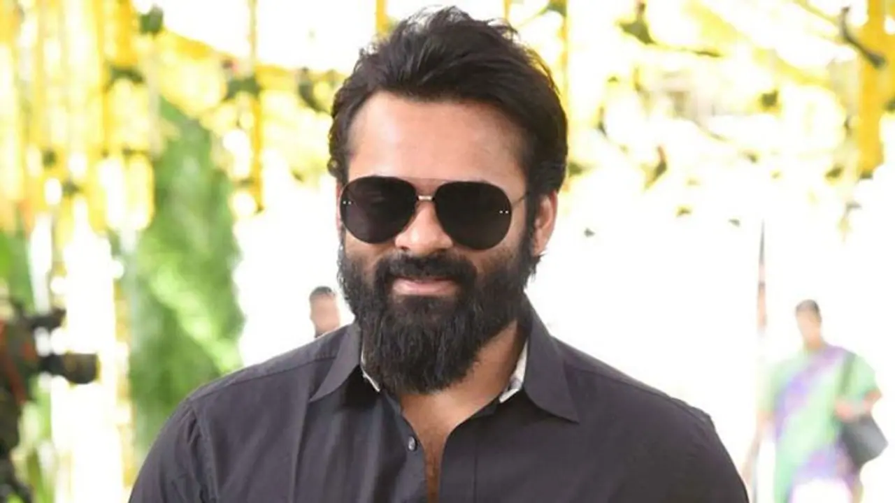 సంక్రాంతి కంటే ముందే వస్తున్న మెగా హీరో? సంక్రాంతి కంటే ముందే వస్తున్న మెగా హీరో?