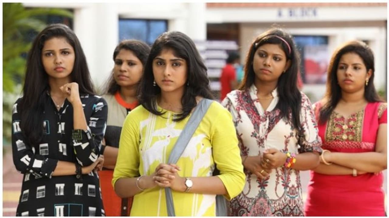 கியூவில் நிற்கும் சின்ன பட்ஜெட் படங்கள்...ஈ ஓட்டும் தியேட்டர்கள்... கியூவில் நிற்கும் சின்ன பட்ஜெட் படங்கள்...ஈ ஓட்டும் தியேட்டர்கள்...