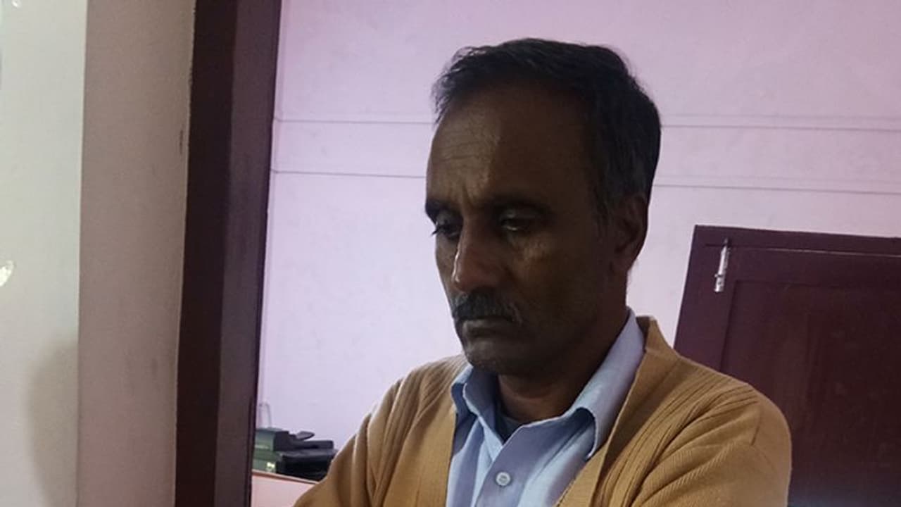 സ്കൂള് വിദ്യാര്ഥിനിയെ പീഡിപ്പിച്ച അധ്യാപകന് അറസ്റ്റില് സ്കൂള് വിദ്യാര്ഥിനിയെ പീഡിപ്പിച്ച അധ്യാപകന് അറസ്റ്റില്