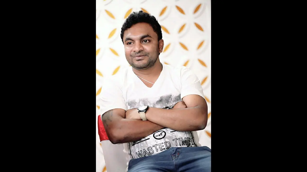 ಫ್ಯಾನ್ ಆಫ್ ರೆಬೆಲ್ ಸ್ಟಾರ್: ಅಂಬಿ ಅಭಿಮಾನಿಯ ಕಥೆಗೆ ನಾಯಕನ್ಯಾರು? ಫ್ಯಾನ್ ಆಫ್ ರೆಬೆಲ್ ಸ್ಟಾರ್: ಅಂಬಿ ಅಭಿಮಾನಿಯ ಕಥೆಗೆ ನಾಯಕನ್ಯಾರು?