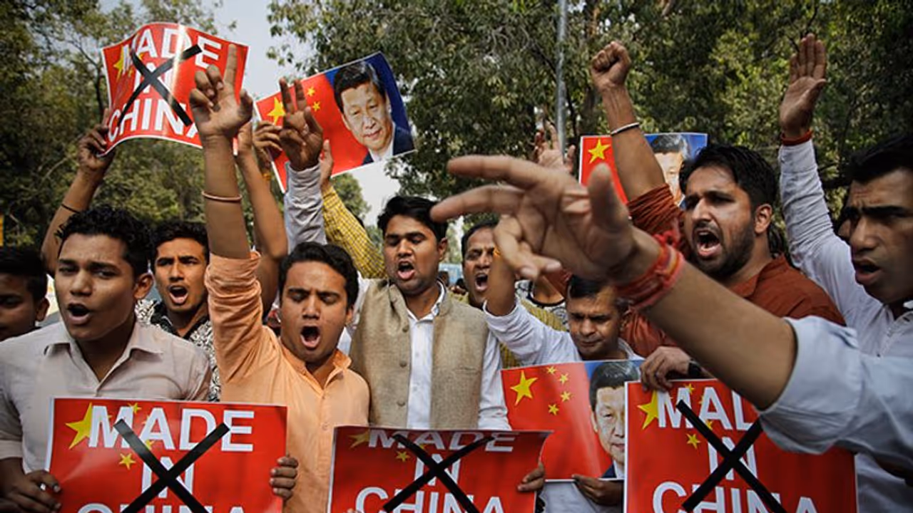 संयुक्त राष्ट्र में आतंकी मसूद अजहर को बचाने वाले चीन पर भड़के लोग, BoycottChina की मांग तेज
