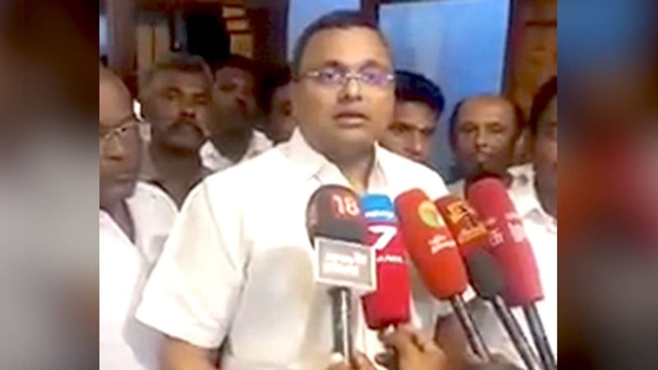 రాజకీయ కుట్రే: చిదంబరం అరెస్ట్పై కార్తీ రాజకీయ కుట్రే: చిదంబరం అరెస్ట్పై కార్తీ