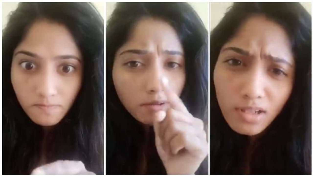 யாருமே பொய் சொன்னது இல்லையா? கெட்ட கெட்ட வார்த்தையில் திட்டுறீங்க! ஆத்திரத்தை கொட்டி தீர்த்து வீடியோ வெளியிட்ட ஜூலி! யாருமே பொய் சொன்னது இல்லையா? கெட்ட கெட்ட வார்த்தையில் திட்டுறீங்க! ஆத்திரத்தை கொட்டி தீர்த்து வீடியோ வெளியிட்ட ஜூலி!