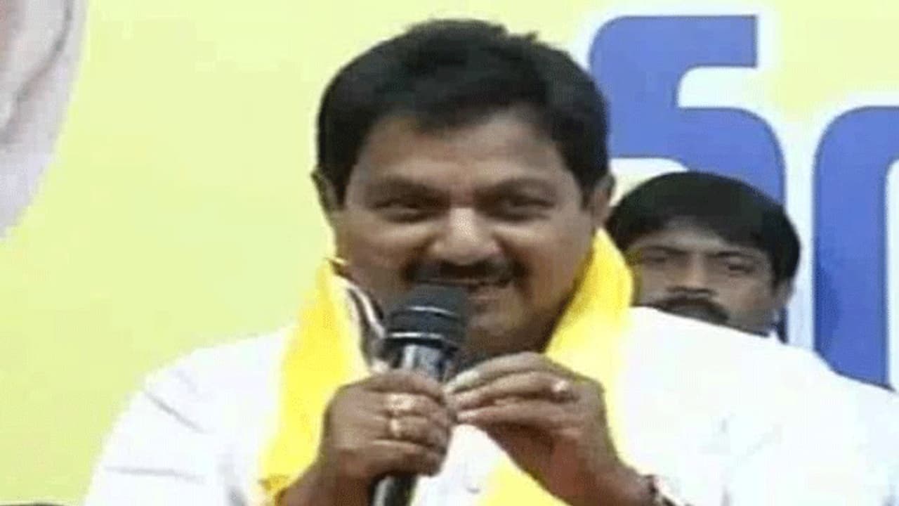 టీడీపీకి రాజీనామా చేసిన ఫిరాయింపు ఎమ్మెల్యే టీడీపీకి రాజీనామా చేసిన ఫిరాయింపు ఎమ్మెల్యే