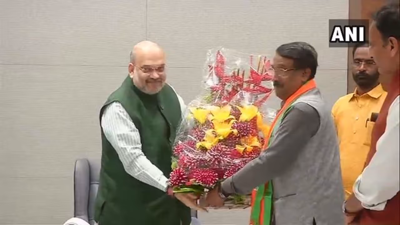 राहुल गांधी के नेतृत्व पर बड़ा सवाल सोनिया के इस पुराने वफादार ने थाम लिया बीजेपी का हाथ