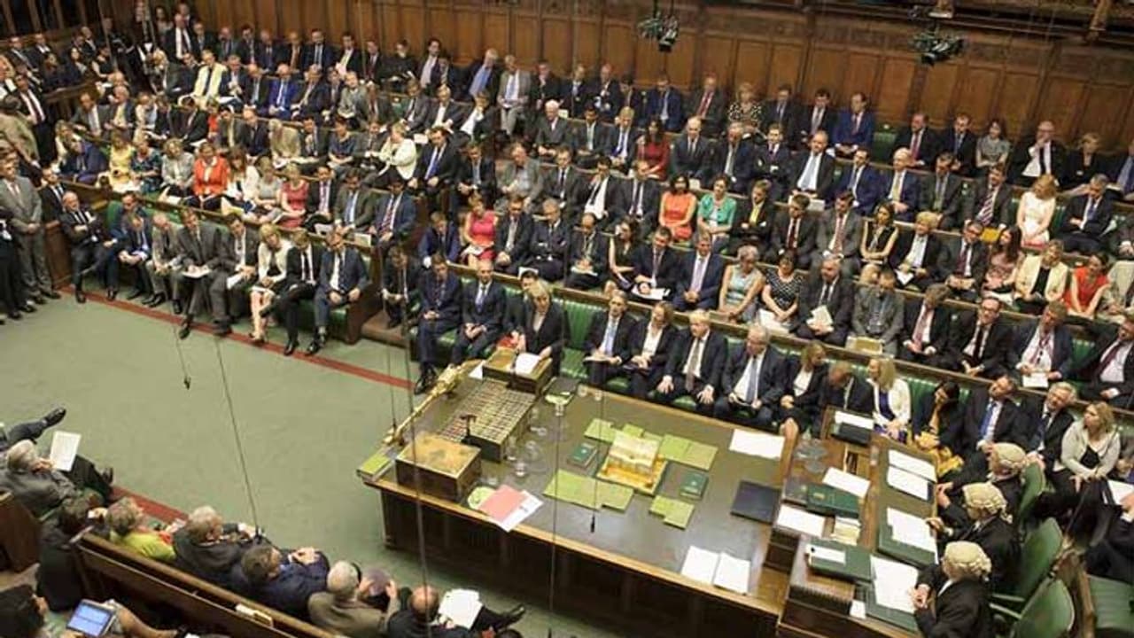 బ్రిటన్ ఆశలపై నీళ్లు: రెండోసారి వీగిపోయిన బ్రెగ్జిట్ బిల్లు బ్రిటన్ ఆశలపై నీళ్లు: రెండోసారి వీగిపోయిన బ్రెగ్జిట్ బిల్లు