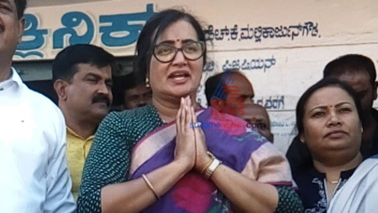 ಈಗ ಮಂಡ್ಯದಲ್ಲಿ ಸುಮಲತಾ ಗೋ ಬ್ಯಾಕ್ ಚಳವಳಿ! ಈಗ ಮಂಡ್ಯದಲ್ಲಿ ಸುಮಲತಾ ಗೋ ಬ್ಯಾಕ್ ಚಳವಳಿ!