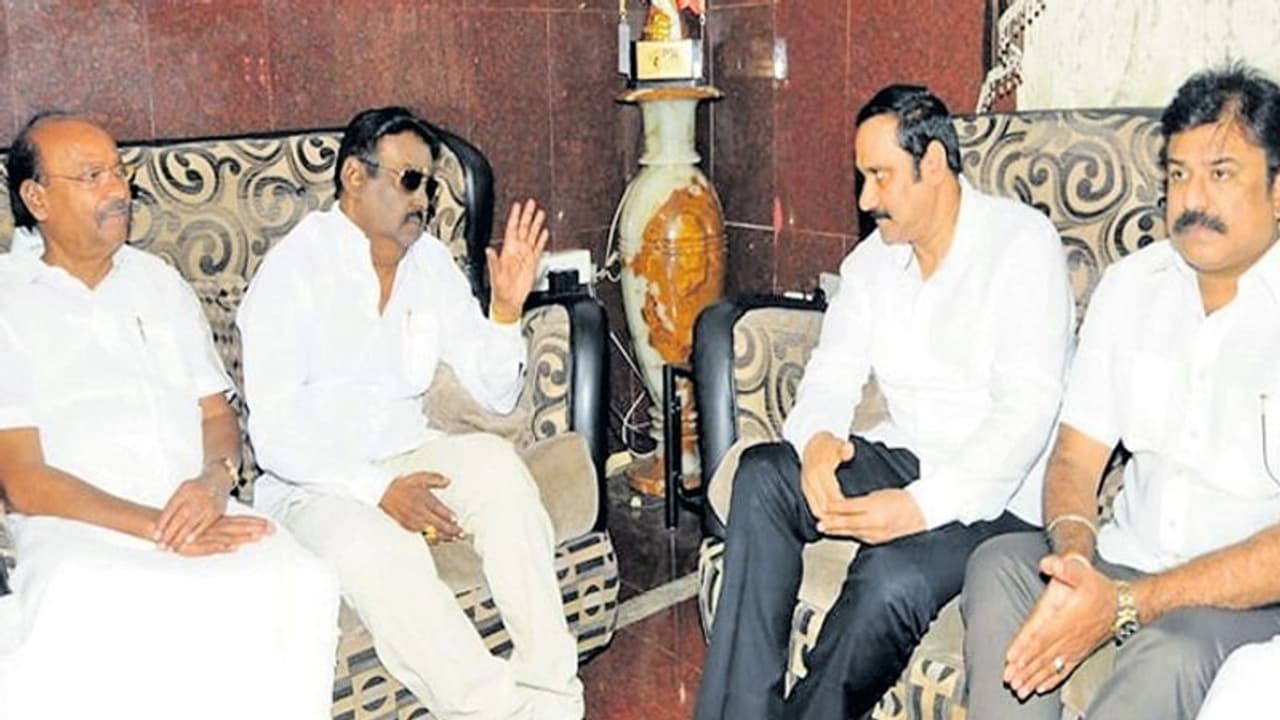 அதிமுக கூட்டணியில் தேமுதிக பாமக இடையே சிக்கல்..? அதிமுக கூட்டணியில் தேமுதிக பாமக இடையே சிக்கல்..?