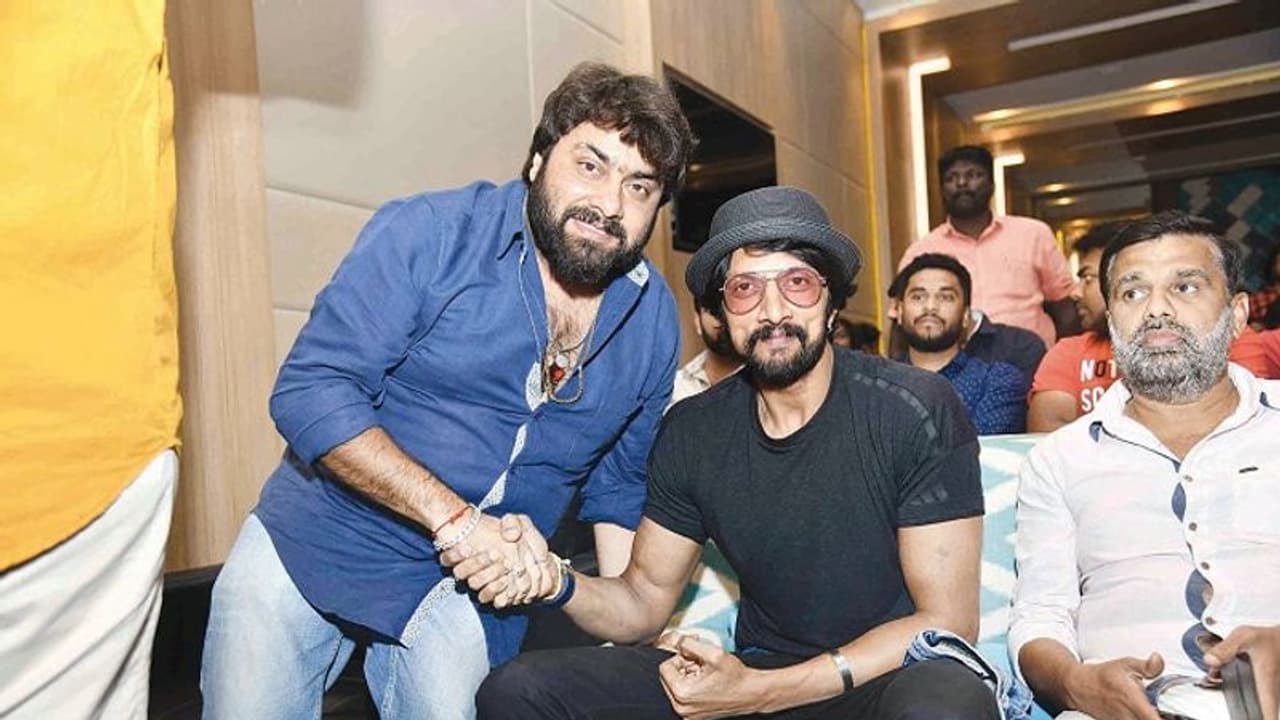 ಮಿಸ್ಸಿಂಗ್ ಬಾಯ್ ಬೆನ್ನು ತಟ್ಟಿದ ಕಿಚ್ಚ, ನಾನಿ! ಮಿಸ್ಸಿಂಗ್ ಬಾಯ್ ಬೆನ್ನು ತಟ್ಟಿದ ಕಿಚ್ಚ, ನಾನಿ!