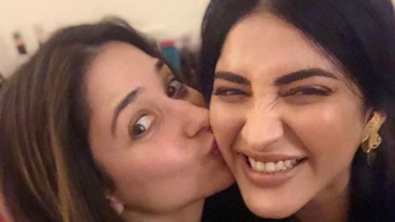 తమన్నాని పెళ్లి చేసుకుంటా.. శ్రుతిహాసన్ కామెంట్స్! తమన్నాని పెళ్లి చేసుకుంటా.. శ్రుతిహాసన్ కామెంట్స్!