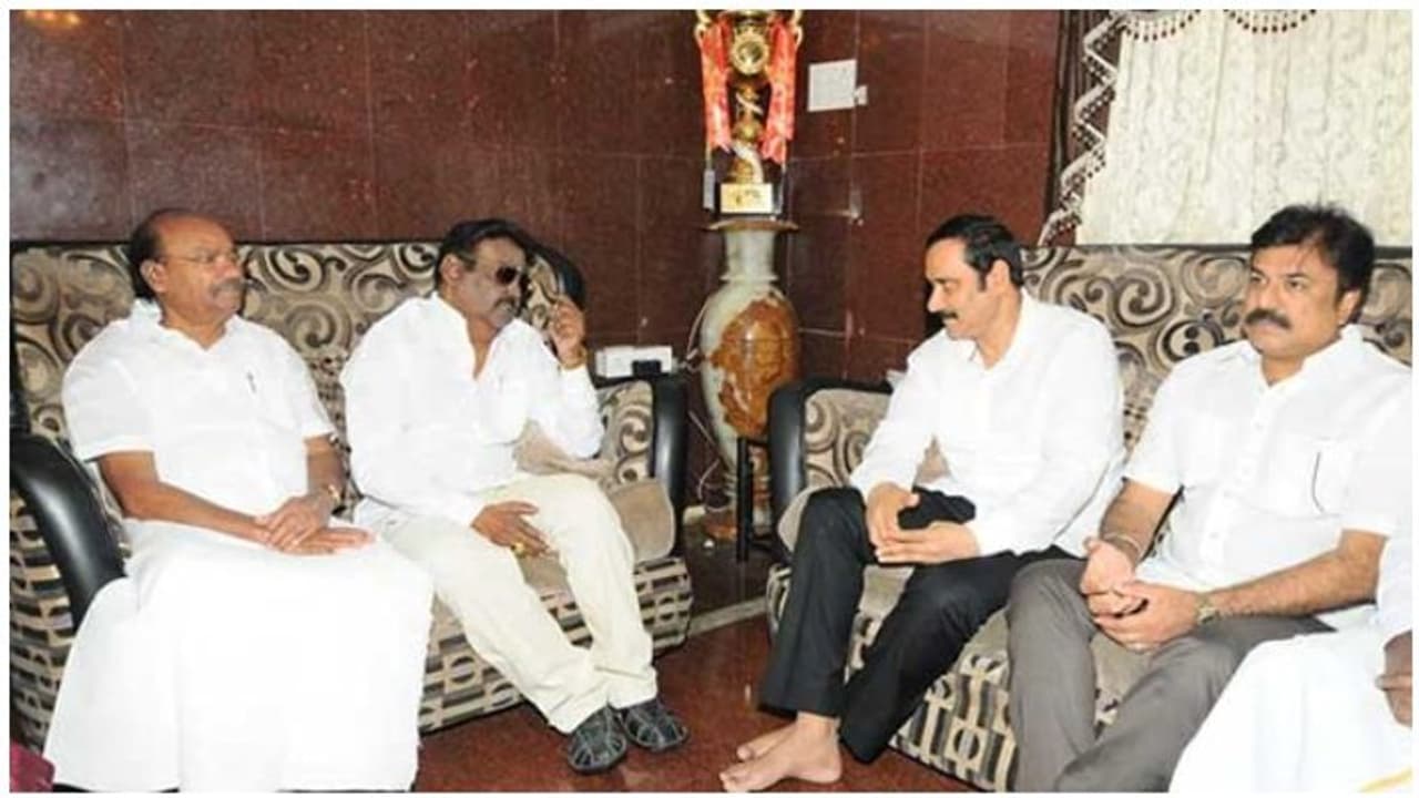 ’டிரவுசரை உருவினார் கருணாநிதி... ரத்தத்தை உறிகிறார் ராமதாஸ்...’ விஜயகாந்தையும் புட்டு புட்டு வைத்த வேல்முருகன்..! ’டிரவுசரை உருவினார் கருணாநிதி... ரத்தத்தை உறிகிறார் ராமதாஸ்...’ விஜயகாந்தையும் புட்டு புட்டு வைத்த வேல்முருகன்..!