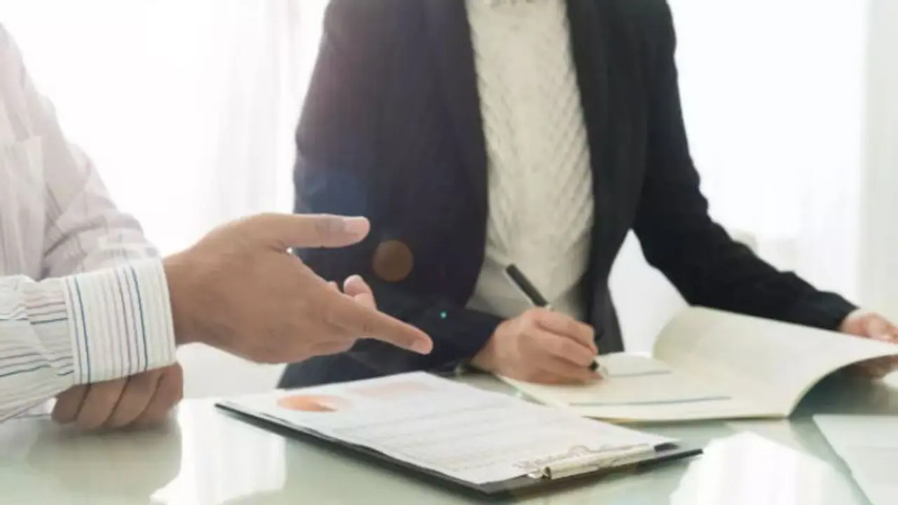 പങ്കാളി മറ്റ് ബന്ധങ്ങളിലേക്ക് പോകുന്നതും അയാളുടെ ജോലിയും തമ്മില് ബന്ധമുണ്ടോ? പങ്കാളി മറ്റ് ബന്ധങ്ങളിലേക്ക് പോകുന്നതും അയാളുടെ ജോലിയും തമ്മില് ബന്ധമുണ്ടോ?