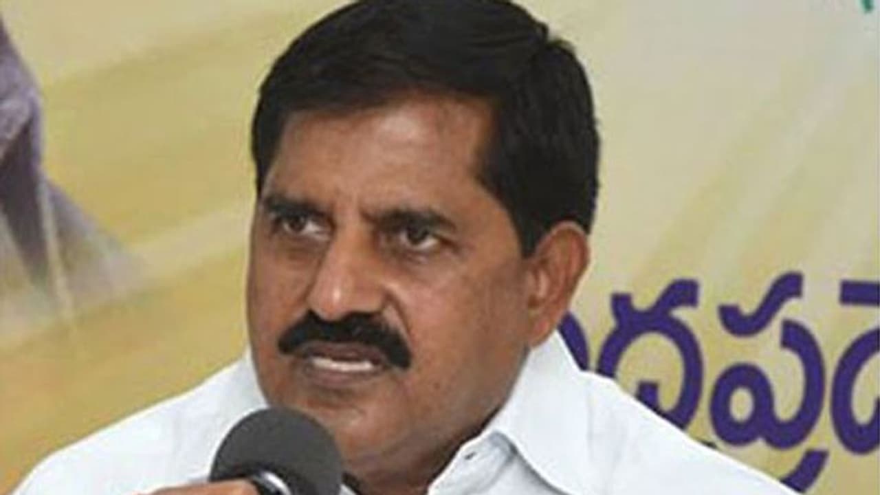 ఎంపీ సీటు విషయంలో వైఎస్ కుటుంబంలో విభేదాలున్నాయి: ఆదినారాయణ రెడ్డి ఎంపీ సీటు విషయంలో వైఎస్ కుటుంబంలో విభేదాలున్నాయి: ఆదినారాయణ రెడ్డి