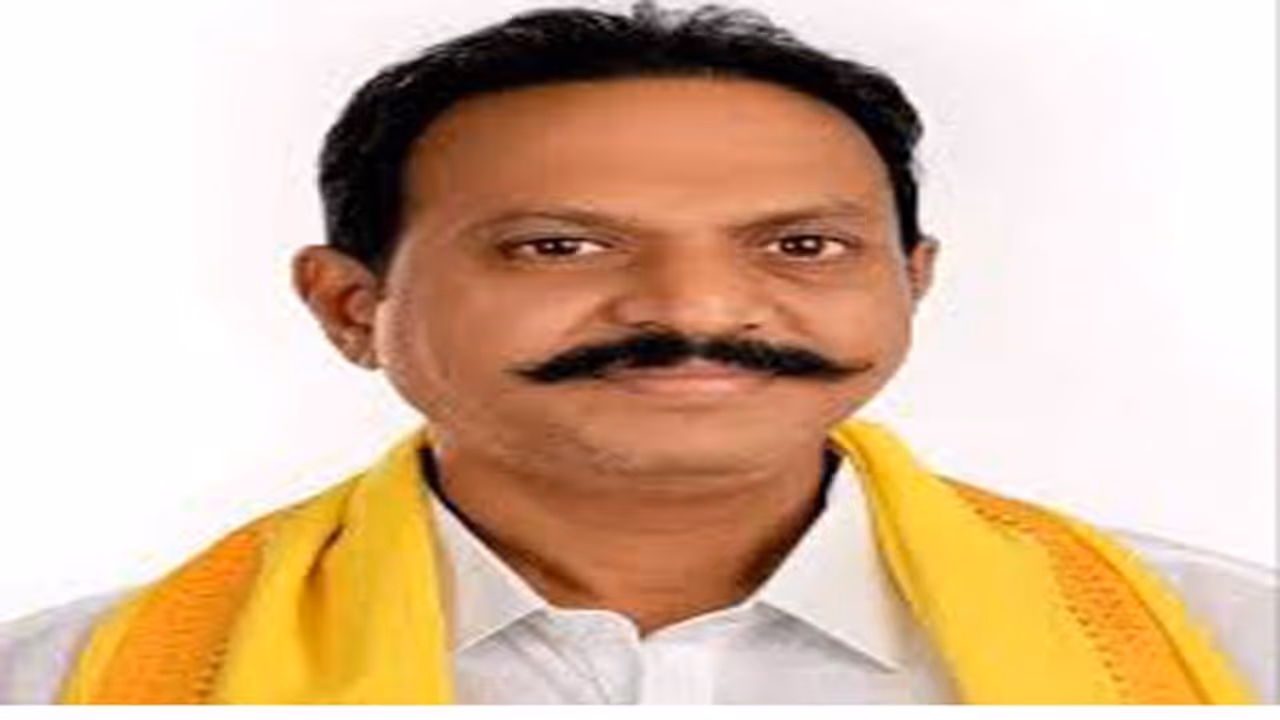 టీడీపీకి సతీష్ రెడ్డి రాజీనామా: కన్నీళ్లను అదుముకొంటూ టీడీపీకి సతీష్ రెడ్డి రాజీనామా: కన్నీళ్లను అదుముకొంటూ