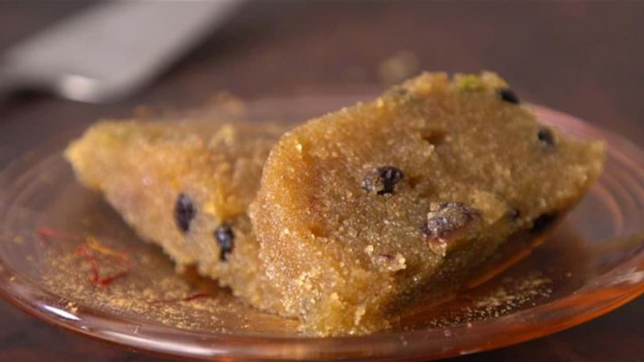 ഹൽവക്കുള്ളിൽ കഞ്ചാവ് ഒളിപ്പിച്ച് വിദേശത്തേയ്ക്ക് കടത്താൻ ശ്രമം; യുവാവ് പിടിയിൽ ഹൽവക്കുള്ളിൽ കഞ്ചാവ് ഒളിപ്പിച്ച് വിദേശത്തേയ്ക്ക് കടത്താൻ ശ്രമം; യുവാവ് പിടിയിൽ