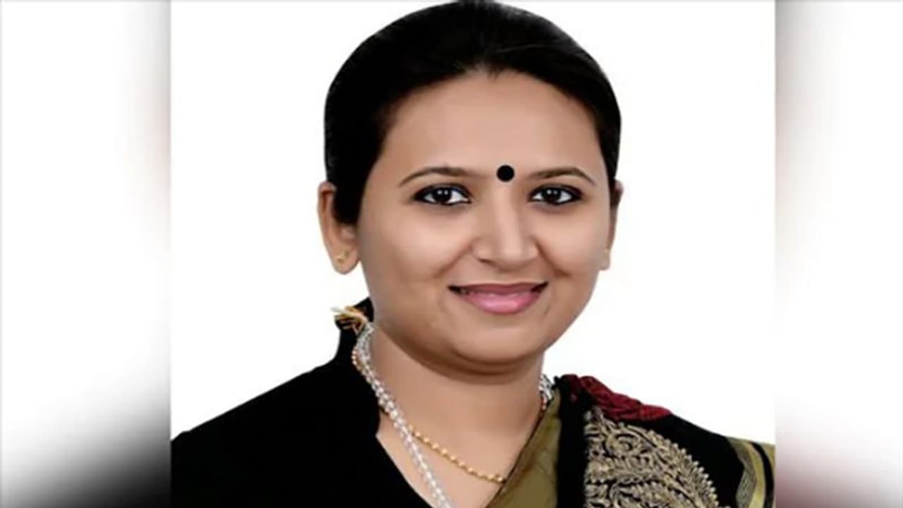 'ബിജെപി മാര്ക്കറ്റിംഗ് കമ്പനി, പ്രവര്ത്തകര് സെയില്സ് റെപ്രസെന്റേറ്റീവ്സ്'; വനിതാ നേതാവ് രാജി വച്ചു 'ബിജെപി മാര്ക്കറ്റിംഗ് കമ്പനി, പ്രവര്ത്തകര് സെയില്സ് റെപ്രസെന്റേറ്റീവ്സ്'; വനിതാ നേതാവ് രാജി വച്ചു