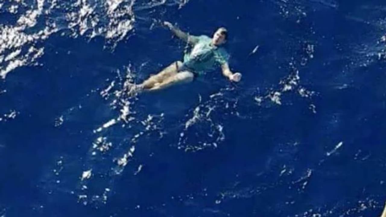 ജീവന് കയ്യിലാക്കി കടലില് മൂന്നര മണിക്കൂര്; രക്ഷയായത് 'ജീന്സ്'പാന്റ്സ് ജീവന് കയ്യിലാക്കി കടലില് മൂന്നര മണിക്കൂര്; രക്ഷയായത് 'ജീന്സ്'പാന്റ്സ്