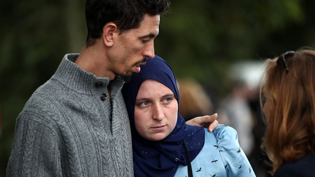 ന്യൂസീലൻഡിൽ കാണാതായത് 7 ഇന്ത്യക്കാരെയും 2 ഇന്ത്യൻ വംശജരെയും, ജീവനായി മല്ലടിച്ച് ഹൈദരാബാദ് സ്വദേശി ന്യൂസീലൻഡിൽ കാണാതായത് 7 ഇന്ത്യക്കാരെയും 2 ഇന്ത്യൻ വംശജരെയും, ജീവനായി മല്ലടിച്ച് ഹൈദരാബാദ് സ്വദേശി