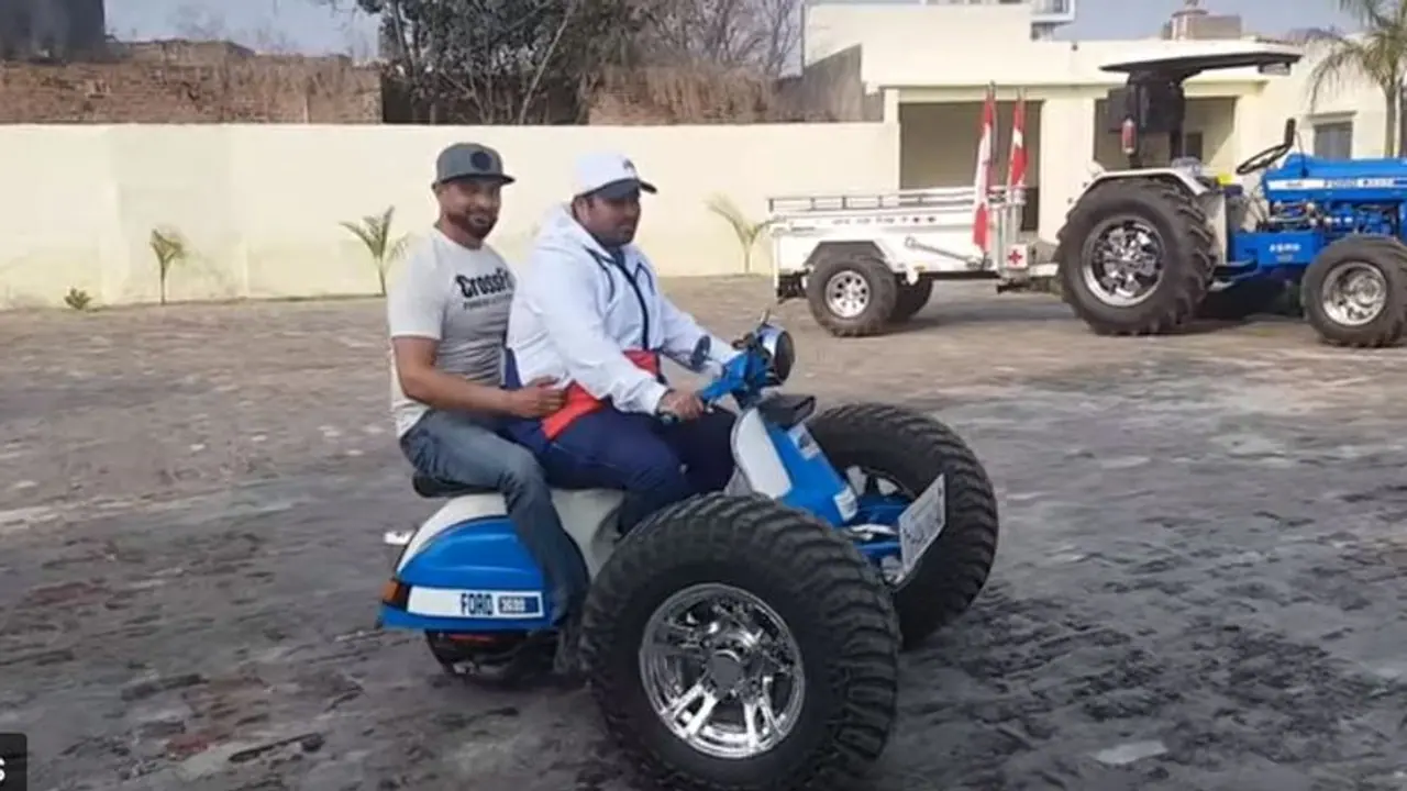 ಬಜಾಜ್ ಚೇತಕ್ ಸ್ಕೂಟರ್‌ಗೆ ಟ್ರಕ್ ಟಯರ್ ಇದು ವಿಚಿತ್ರ ಸ್ಕೂಟರ್!