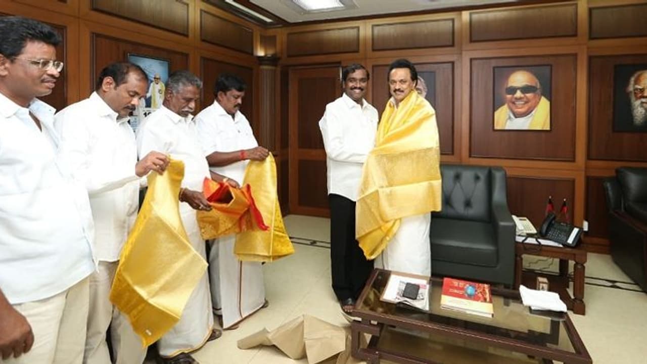 உதயசூரியன் சின்னத்தில் நின்றதாலேயே என்னை கேலி, கிண்டல் செய்கின்றனர்.! வேல்முருகன் வேதனை