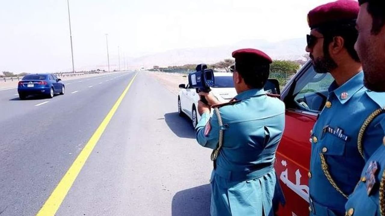 യുഎഇയില് ട്രാഫിക് ഫൈനുകള്ക്ക് പ്രത്യേക ഇളവ് പ്രഖ്യാപിച്ചു യുഎഇയില് ട്രാഫിക് ഫൈനുകള്ക്ക് പ്രത്യേക ഇളവ് പ്രഖ്യാപിച്ചു