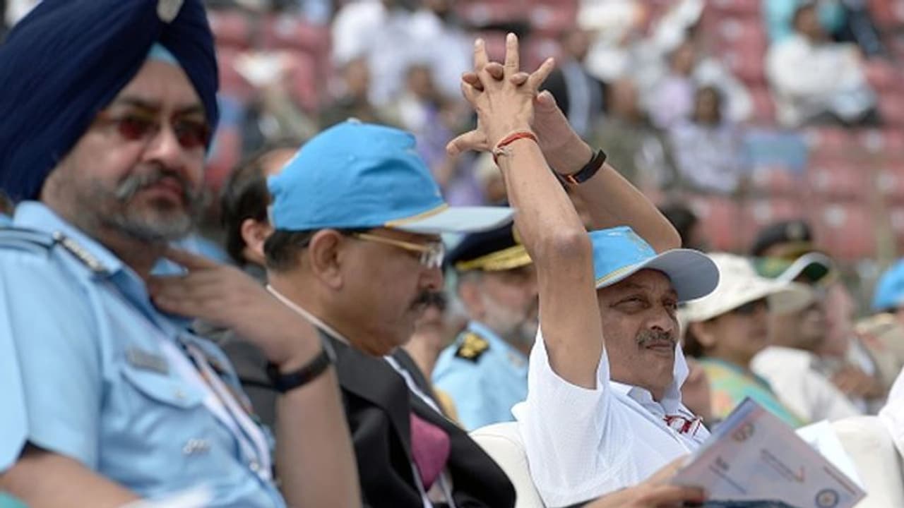 ಪರ್ರಿಕರ್ ಮತ್ತು ರಫೇಲ್: ಒಪ್ಪಂದವಾದಾಗ ಇರಲಿಲ್ಲ ರಕ್ಷಣಾ ಸಚಿವರು! ಪರ್ರಿಕರ್ ಮತ್ತು ರಫೇಲ್: ಒಪ್ಪಂದವಾದಾಗ ಇರಲಿಲ್ಲ ರಕ್ಷಣಾ ಸಚಿವರು!