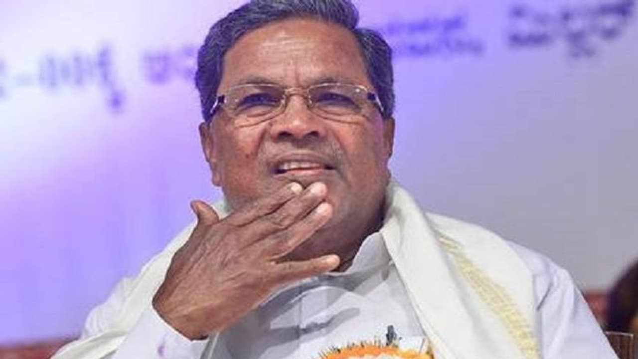 ಪ್ರತಿಪಕ್ಷ ಸ್ಥಾನ: ಸಿದ್ದರಾಮಯ್ಯಗೆ ಸಮಾನ ಸ್ಪರ್ಧೆಯೊಡ್ಡಿದ ಮೂಲ ಕಾಂಗ್ರೆಸ್ಸಿಗರು ಪ್ರತಿಪಕ್ಷ ಸ್ಥಾನ: ಸಿದ್ದರಾಮಯ್ಯಗೆ ಸಮಾನ ಸ್ಪರ್ಧೆಯೊಡ್ಡಿದ ಮೂಲ ಕಾಂಗ್ರೆಸ್ಸಿಗರು