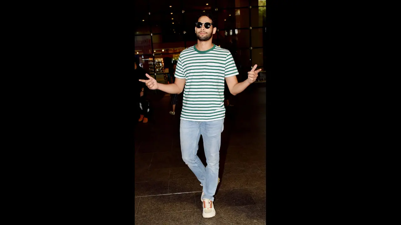 Siddhant Chaturvedi makes us miss beachside with new Instagram post