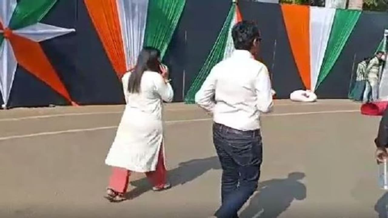 ರಾಹುಲ್ ಕಾರ್ಯಕ್ರಮಕ್ಕೆ ಬೆಂಗಳೂರಿಗೆ ಬಂದಿಳಿದ ‘ಪದ್ಮಾವತಿ’