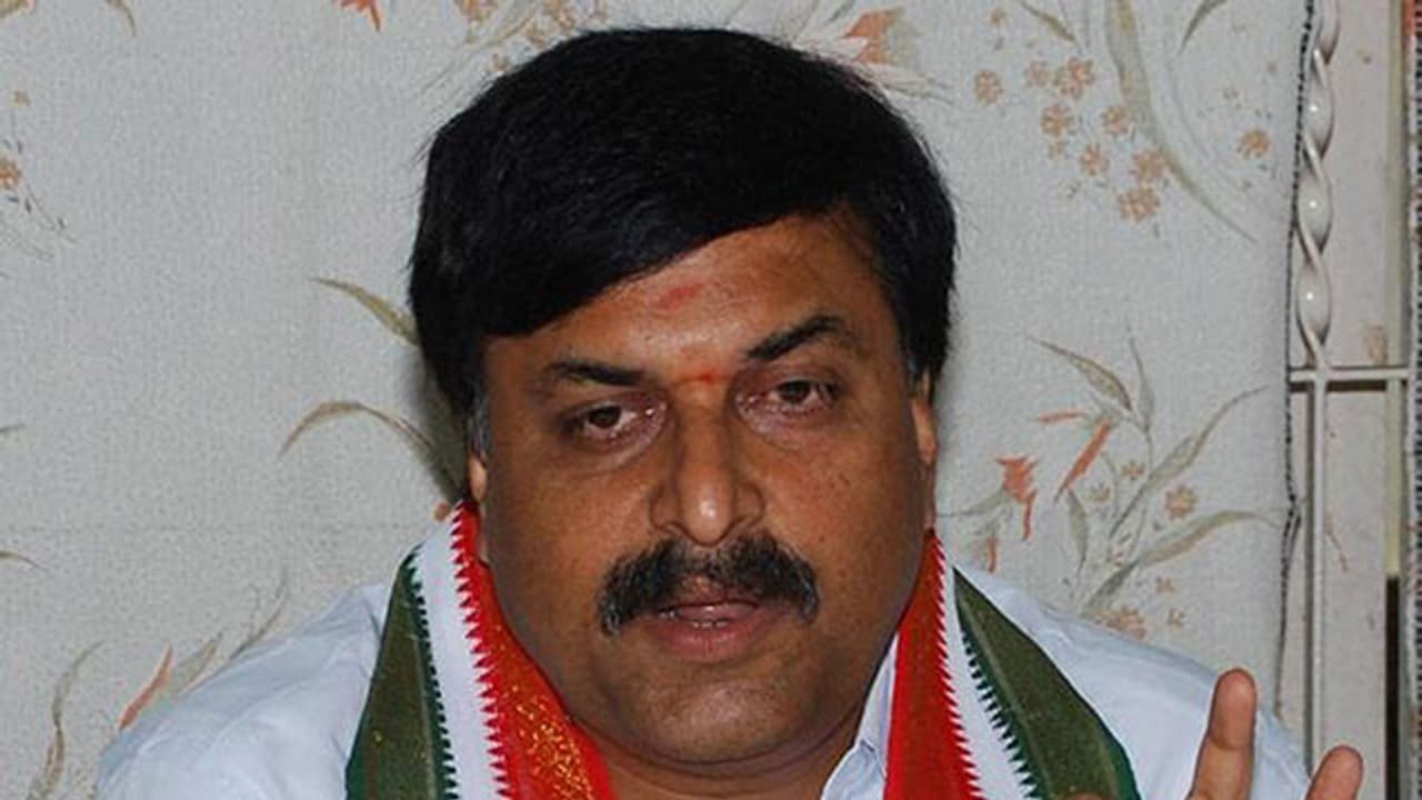 கட்சிக் கொள்கையை குலைக்கும் எந்த அறிக்கையையும் வெளியிட கூடாது… பாஜகவின் பொங்குலேடி சுதாகர் ரெட்டி எச்சரிக்கை!! கட்சிக் கொள்கையை குலைக்கும் எந்த அறிக்கையையும் வெளியிட கூடாது… பாஜகவின் பொங்குலேடி சுதாகர் ரெட்டி எச்சரிக்கை!!