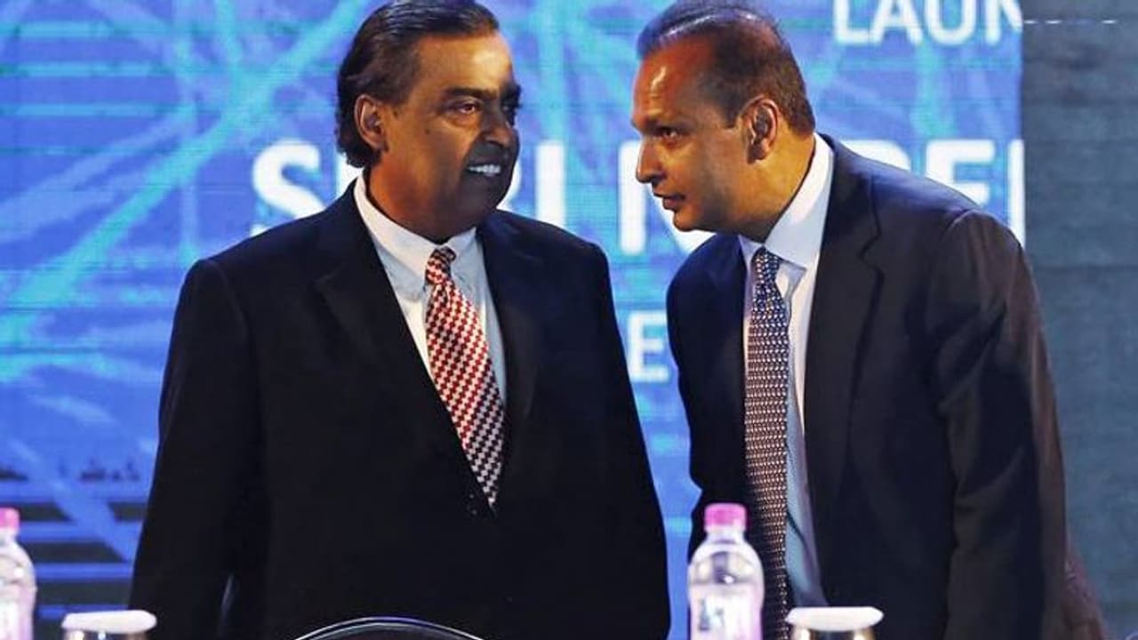 ఎరిక్సన్ పేమెంట్ ఇష్యూ: అంబానీ బ్రదర్స్ కలుస్తారా?!! ఎరిక్సన్ పేమెంట్ ఇష్యూ: అంబానీ బ్రదర్స్ కలుస్తారా?!!