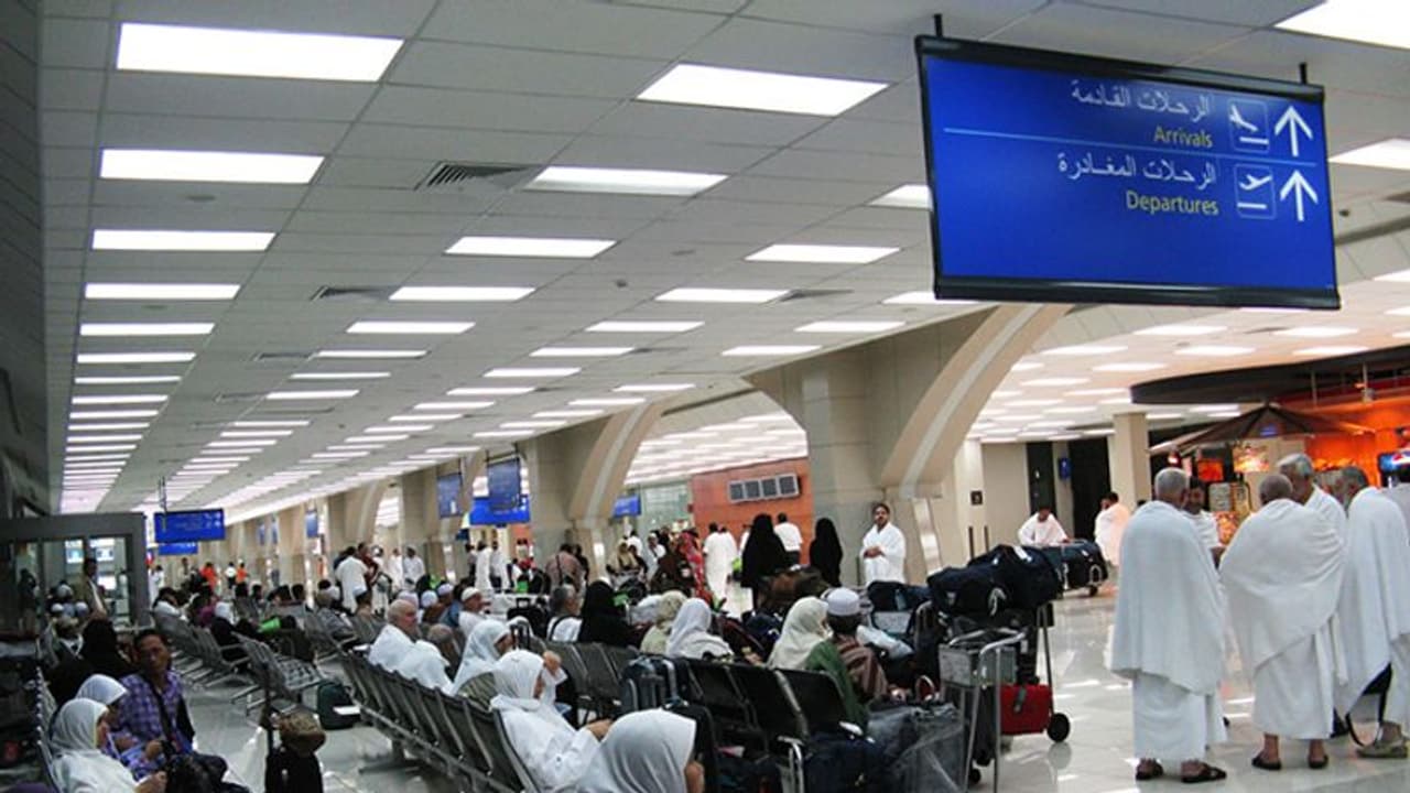 ജിദ്ദ വിമാനത്താവളത്തിൽ യാത്രക്കാർക്ക് സൗജന്യ യാത്ര ജിദ്ദ വിമാനത്താവളത്തിൽ യാത്രക്കാർക്ക് സൗജന്യ യാത്ര