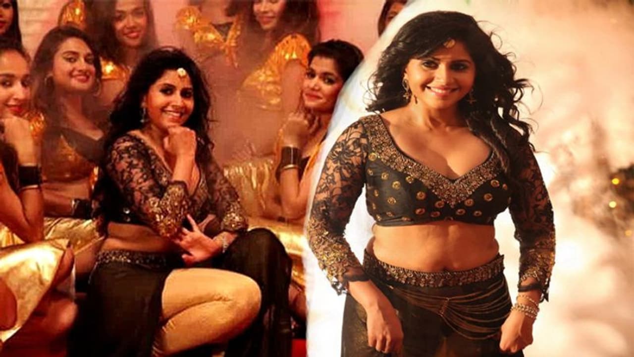 ವೇದಿಕೆ ಮೇಲೆ ನೂಕಾಟ..ತಳ್ಳಾಟ.. ಅನುಶ್ರೀ ಕೆಳಗಿಳಿಯಬೇಕಾಯ್ತು!