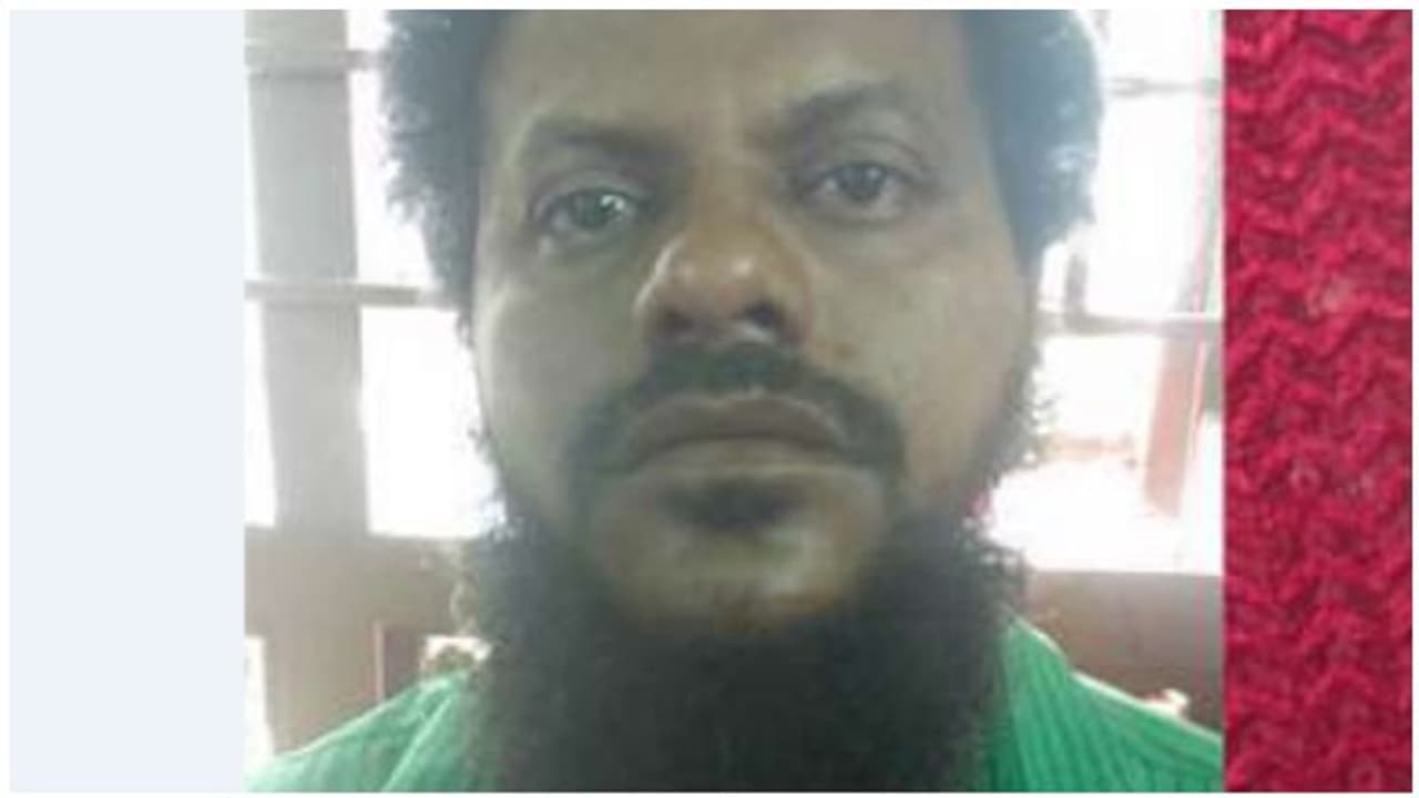 நீதிபதி விசாரிக்கும் போதே மனைவியை கத்தியால் குத்திய கணவன்..! சென்னை நீதிமன்றத்தில் பரபரப்பு ..! நீதிபதி விசாரிக்கும் போதே மனைவியை கத்தியால் குத்திய கணவன்..! சென்னை நீதிமன்றத்தில் பரபரப்பு ..!