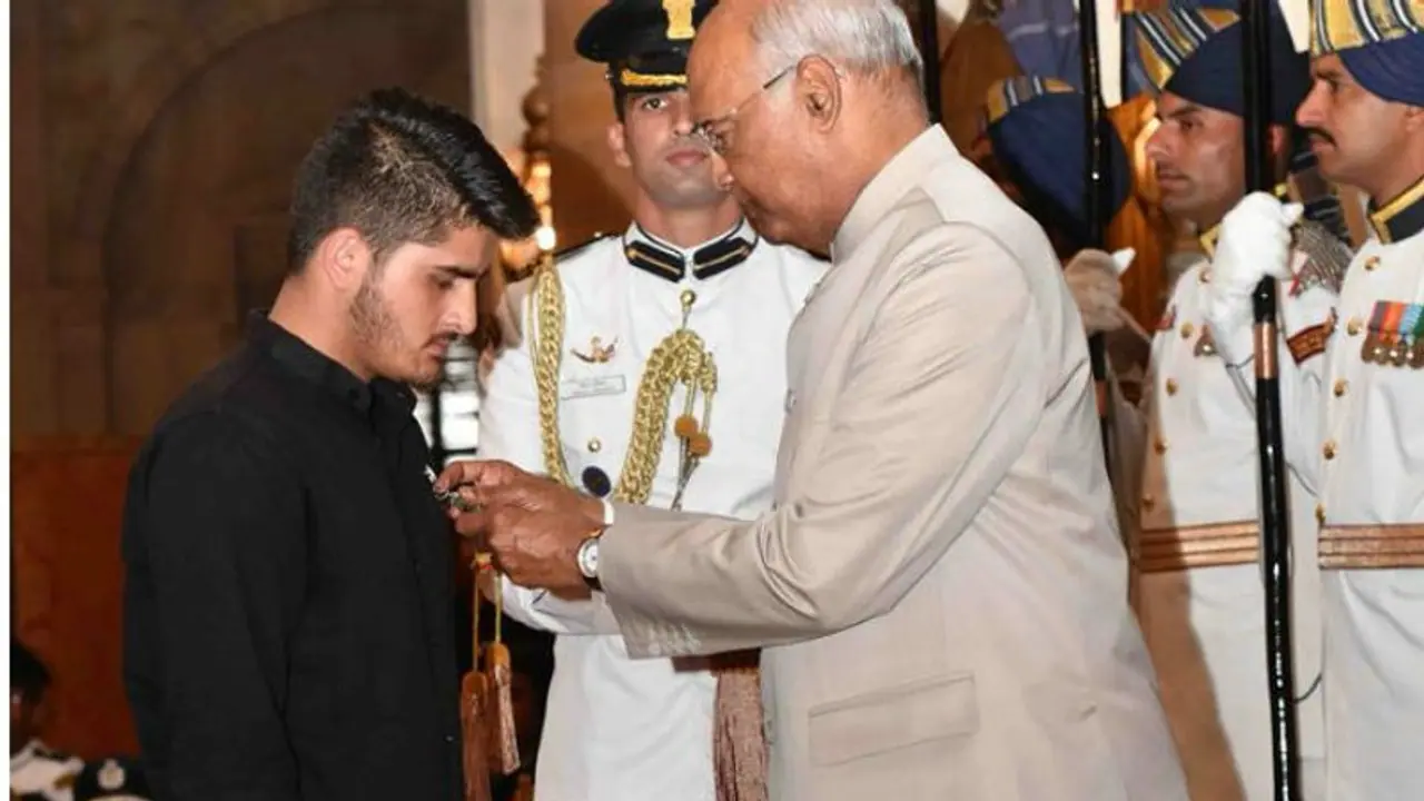 How a 14 year old saved his family from terrorists