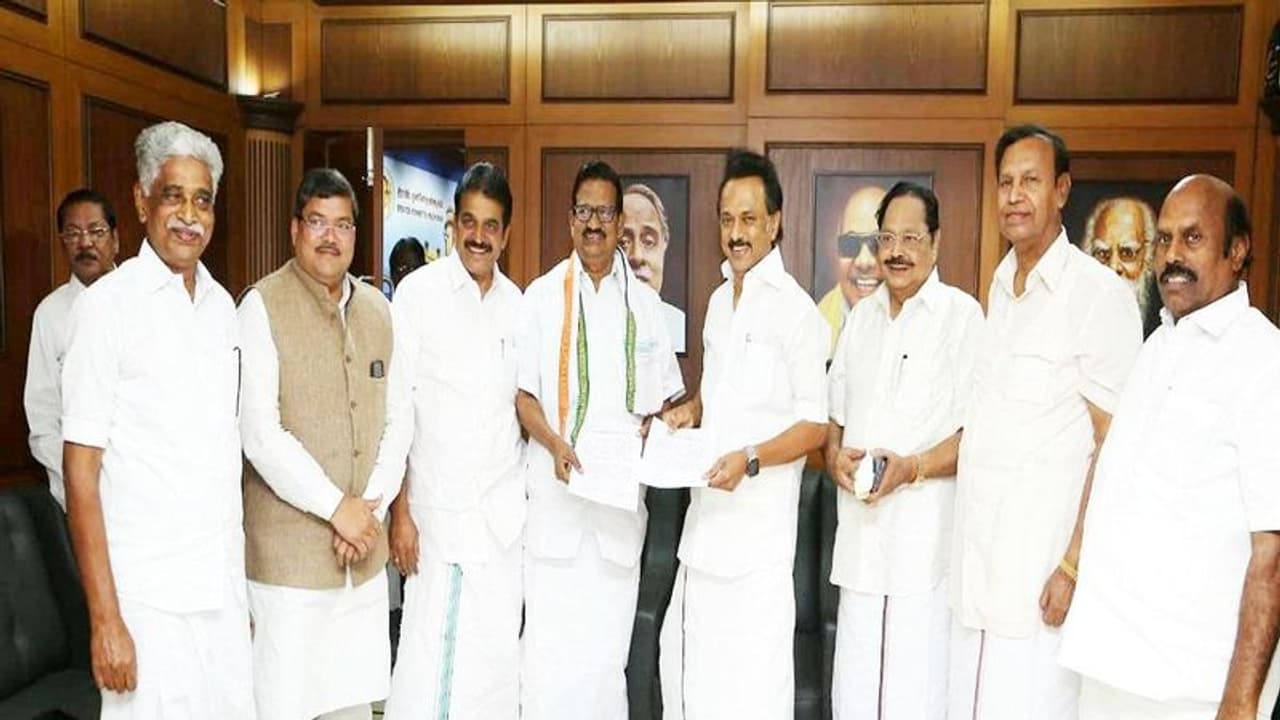 தலைகீழாக மாறிய தமிழக காங்கிரஸ் நிலை... கன்னியாகுமரியால் இழுபறி..! தலைகீழாக மாறிய தமிழக காங்கிரஸ் நிலை... கன்னியாகுமரியால் இழுபறி..!