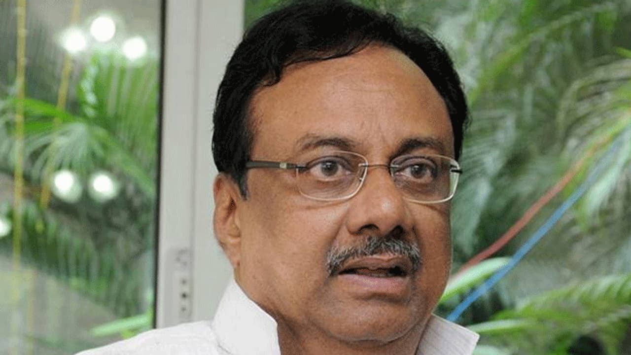 ஈ.வி.கே.எஸ் இளங்கோவனை கைது செய்யுங்கள்… பரபரப்பை கிளப்பிய அம்பேத்கர் மக்கள் இயக்கம்!!