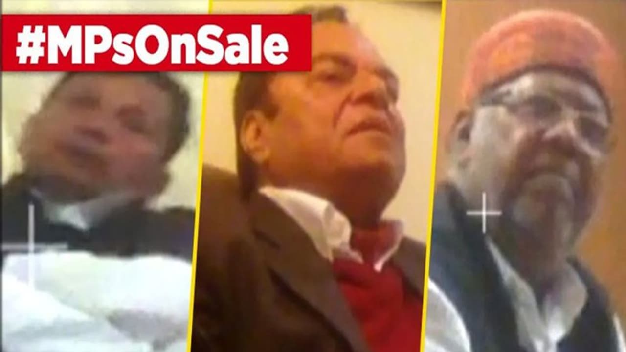 ಚುನಾವಣೆಯಲ್ಲಿ ಹಣದ ಹೊಳೆ: ಸ್ಟಿಂಗ್ನಲ್ಲಿ ಸಿಕ್ಕಿಬಿದ್ರು 3 ಸಂಸದರು! ಚುನಾವಣೆಯಲ್ಲಿ ಹಣದ ಹೊಳೆ: ಸ್ಟಿಂಗ್ನಲ್ಲಿ ಸಿಕ್ಕಿಬಿದ್ರು 3 ಸಂಸದರು!