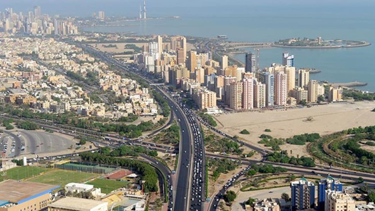 സ്വദേശികളുടെ താമസ സ്ഥലത്ത് നിന്ന് പ്രവാസി ബാച്ചിലര്മാരുടെ ഒഴിപ്പിക്കല് ഊര്ജിതമാക്കുന്നു സ്വദേശികളുടെ താമസ സ്ഥലത്ത് നിന്ന് പ്രവാസി ബാച്ചിലര്മാരുടെ ഒഴിപ്പിക്കല് ഊര്ജിതമാക്കുന്നു