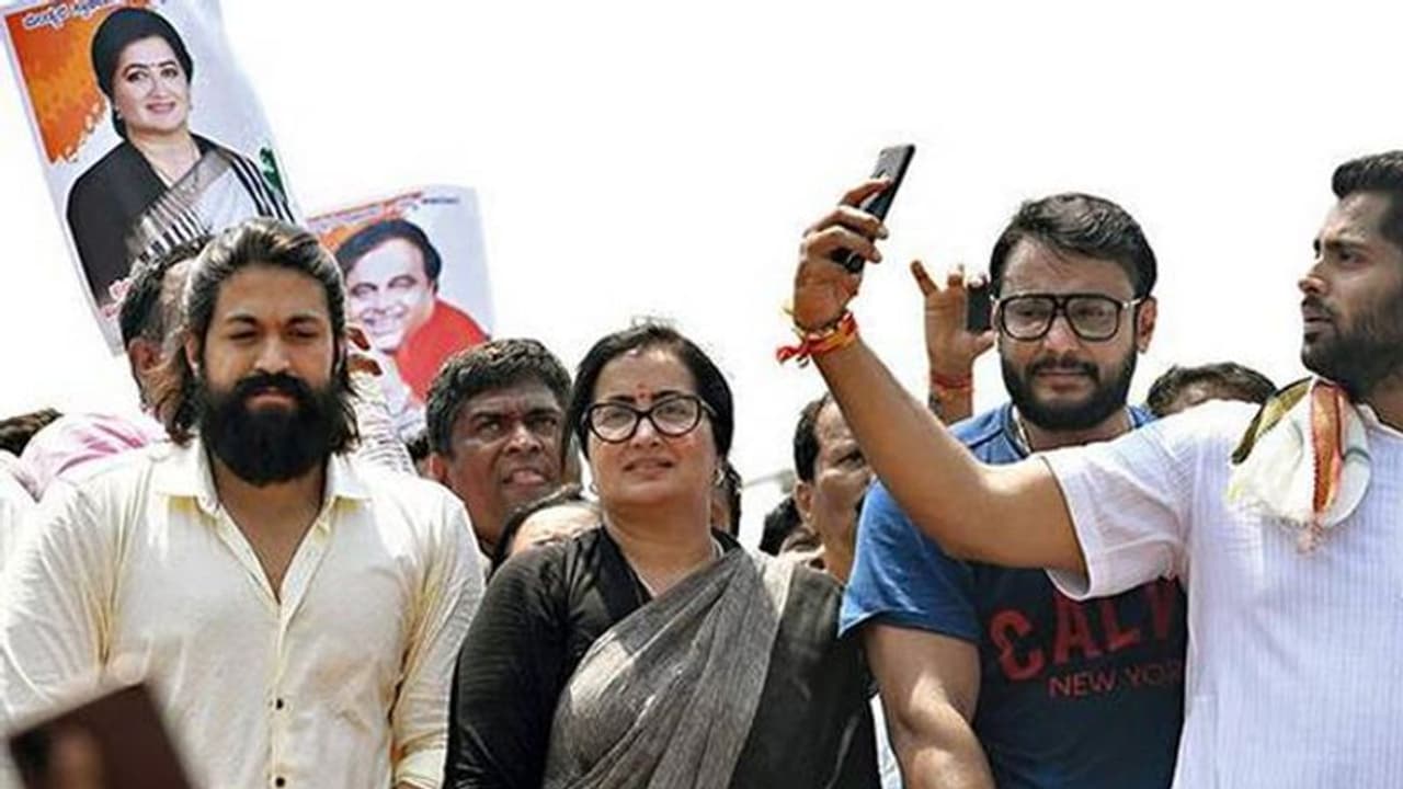 ನಮಗೆ ಬೆದರಿಕೆ ಇದೆ, ನಮ್ಮ ಫೋನ್ ಟ್ಯಾಪ್ ಆಗ್ತಿದೆ: ಸುಮಲತಾ ನಮಗೆ ಬೆದರಿಕೆ ಇದೆ, ನಮ್ಮ ಫೋನ್ ಟ್ಯಾಪ್ ಆಗ್ತಿದೆ: ಸುಮಲತಾ